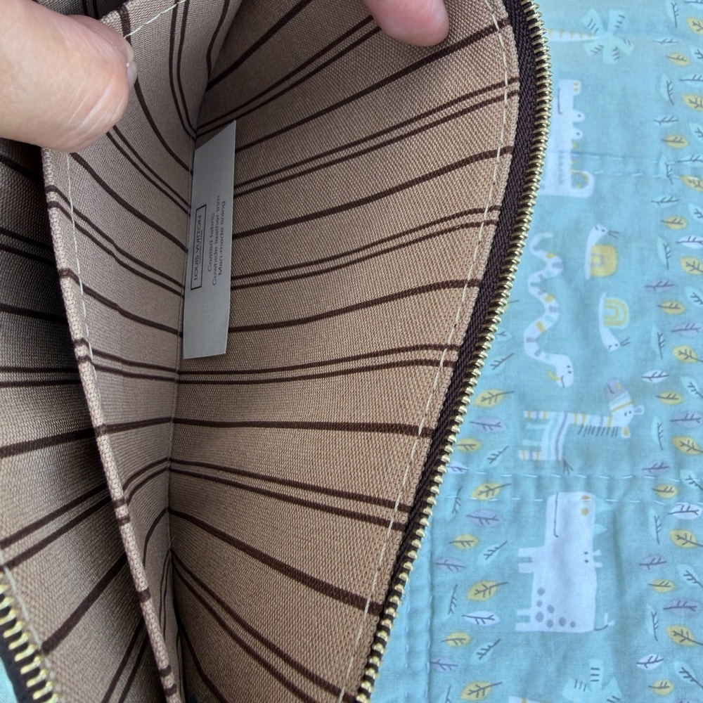 Louis Vuitton Limited Edition Neverfull MM Pouch - Picture 5 of 14